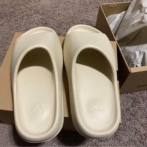 Yeezy Slide Bone